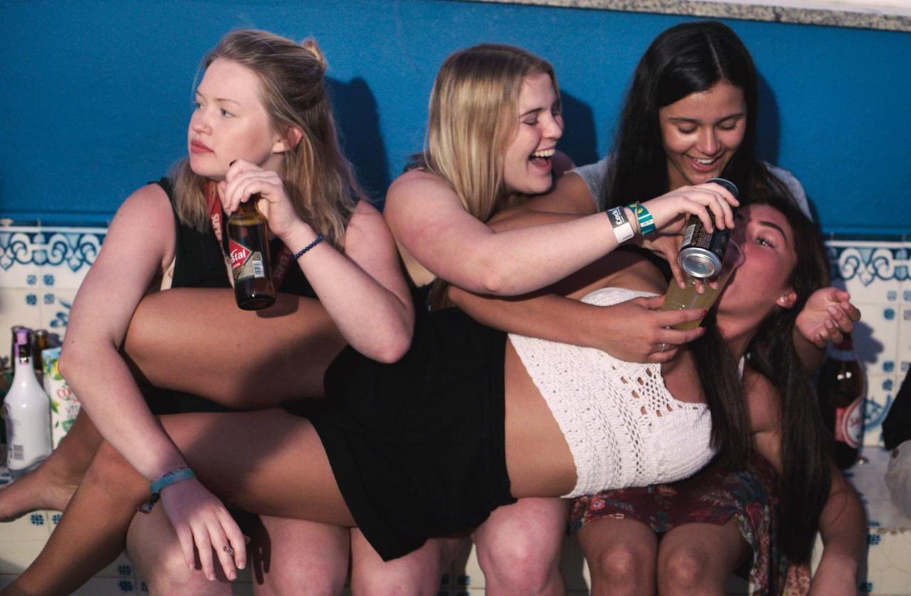 לאגוּ‏ש Rising Cock Party Hostel מראה חיצוני תמונה