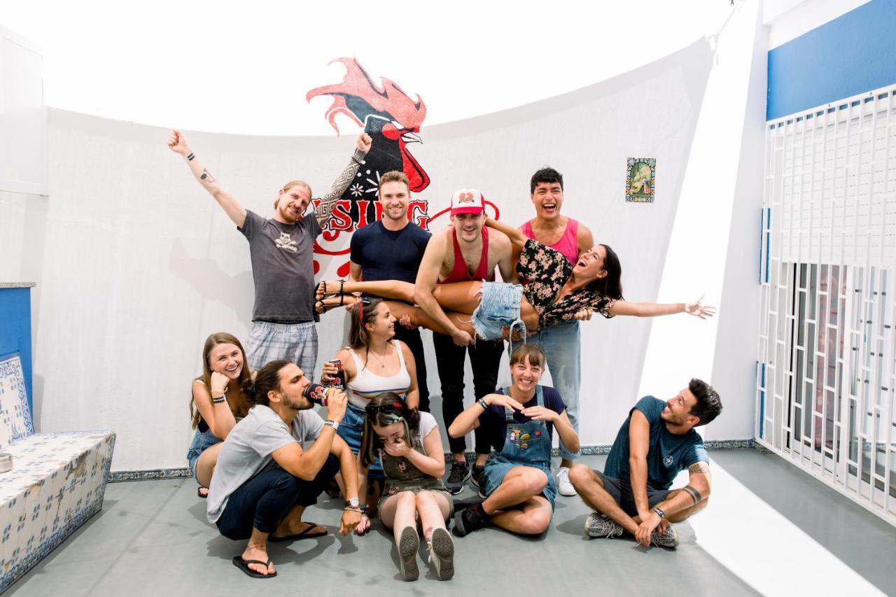 לאגוּ‏ש Rising Cock Party Hostel מראה חיצוני תמונה